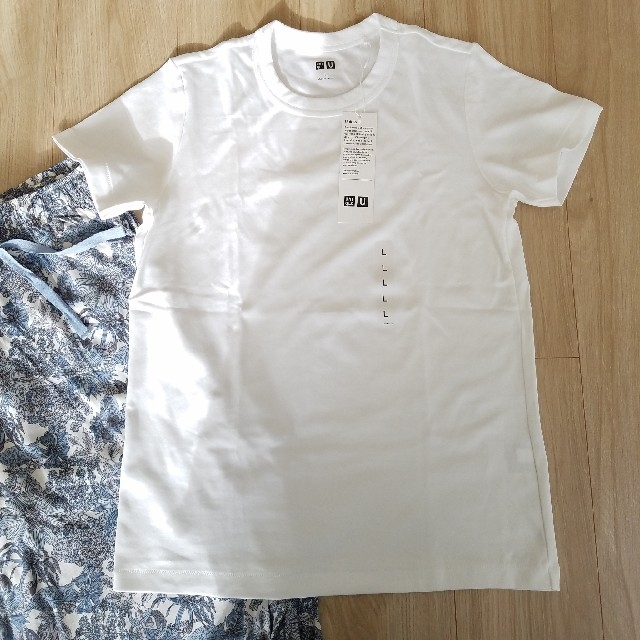 UNIQLO(ユニクロ)の《新品タグ付》ユニクロU クルーネックTシャツ＊カットソー レディースのトップス(Tシャツ(半袖/袖なし))の商品写真