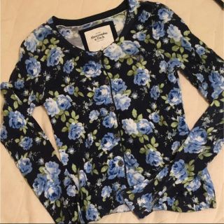 アバクロンビーアンドフィッチ(Abercrombie&Fitch)のアバクロ 花柄カーディガン 中古 Sサイズ(カーディガン)