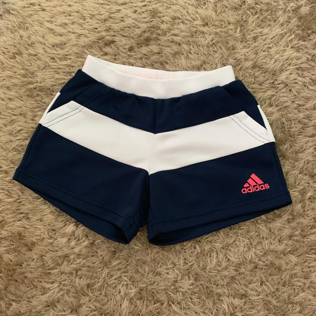 adidas(アディダス)のアディダス パンツ 130㎝ キッズ/ベビー/マタニティのキッズ服女の子用(90cm~)(パンツ/スパッツ)の商品写真