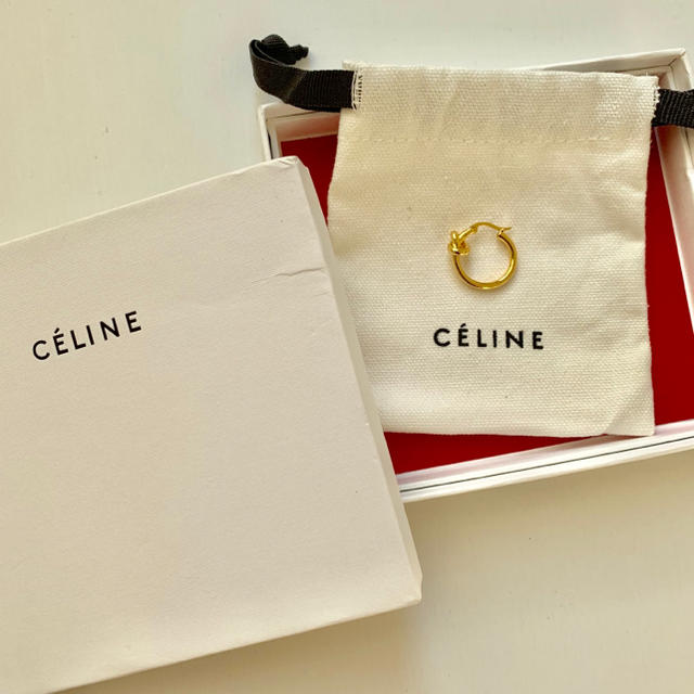 celine(セリーヌ)のはるぽんさん専用 セリーヌ CELINE ノット ピアス スモール 片方のみ レディースのアクセサリー(ピアス)の商品写真