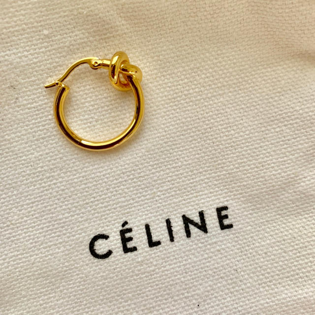 celine(セリーヌ)のはるぽんさん専用 セリーヌ CELINE ノット ピアス スモール 片方のみ レディースのアクセサリー(ピアス)の商品写真