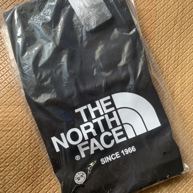 THE NORTH FACE(ザノースフェイス)の韓国限定 ザ・ノースフェイス  ブラック メンズのバッグ(トートバッグ)の商品写真