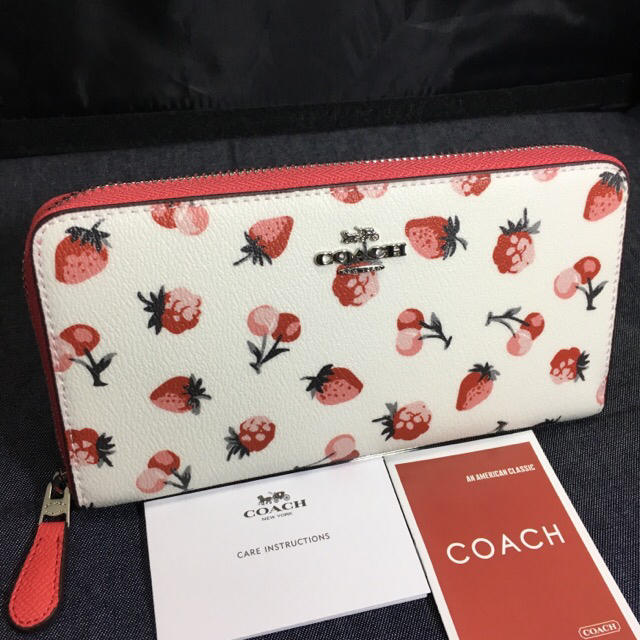 COACH(コーチ)の最短即日発送！新品コーチ長財布  贈り物には無料ラッピングも レディースのファッション小物(財布)の商品写真