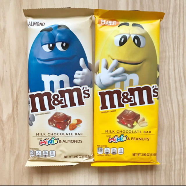  日本未発売☆レア品☆m&m'sミルクチョコレートバー×2種類セット 食品/飲料/酒の食品(菓子/デザート)の商品写真