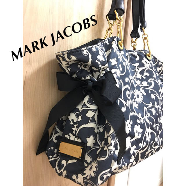 MARC JACOBS(マークジェイコブス)のMARK JACOBS【マークジェイコブス】リボン付きバッグ レディースのバッグ(トートバッグ)の商品写真