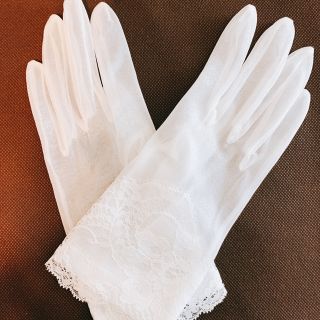 ヴェラウォン(Vera Wang)の【美品】プロノビアス ショートグローブ(手袋)