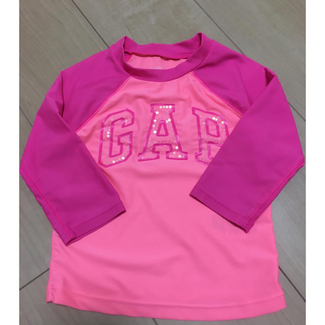 GAP(ギャップ)のGAP ラッシュガード キッズ/ベビー/マタニティのキッズ服女の子用(90cm~)(水着)の商品写真