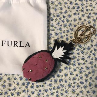 フルラ(Furla)の【美品】FURLA  パイナップル チャーム ピンク(チャーム)