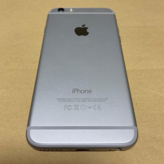 iPhone(アイフォーン)のiPhone6 SIMフリー シルバー 64GB スマホ/家電/カメラのスマートフォン/携帯電話(スマートフォン本体)の商品写真