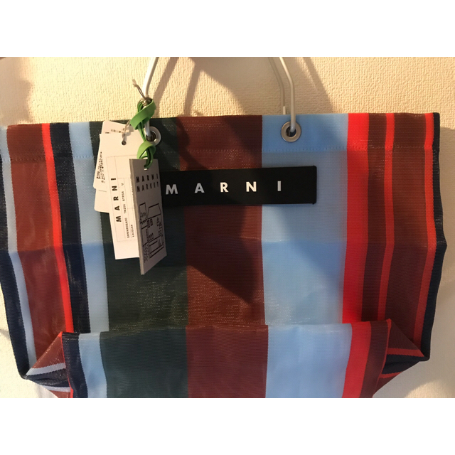 Marni(マルニ)のm1614 様 ◡̈⃝ MARNI フラワーカフェ ストライプ ラッカーレッド レディースのバッグ(かごバッグ/ストローバッグ)の商品写真