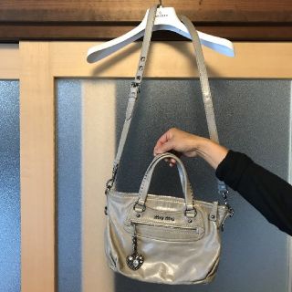 ミュウミュウ(miumiu)のミュウミュウショルダーバッグ(ショルダーバッグ)