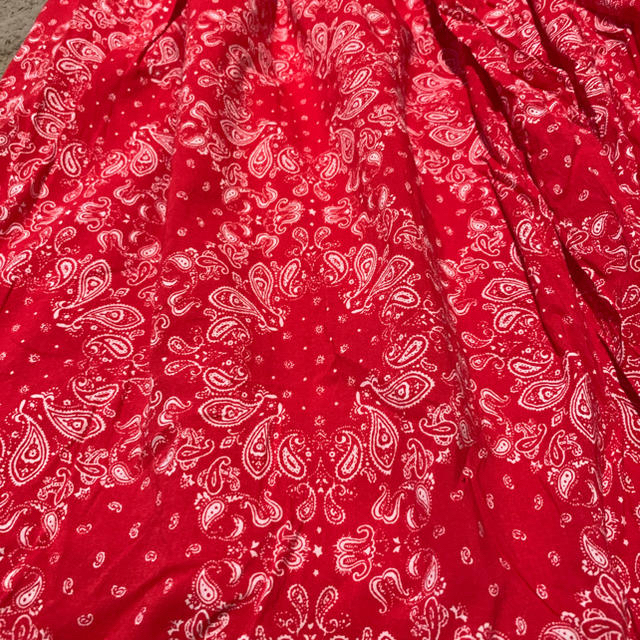 RODEO CROWNS WIDE BOWL(ロデオクラウンズワイドボウル)のロデオクラウンズRCWBペイズリースカートバンダナ柄 レディースのスカート(ロングスカート)の商品写真