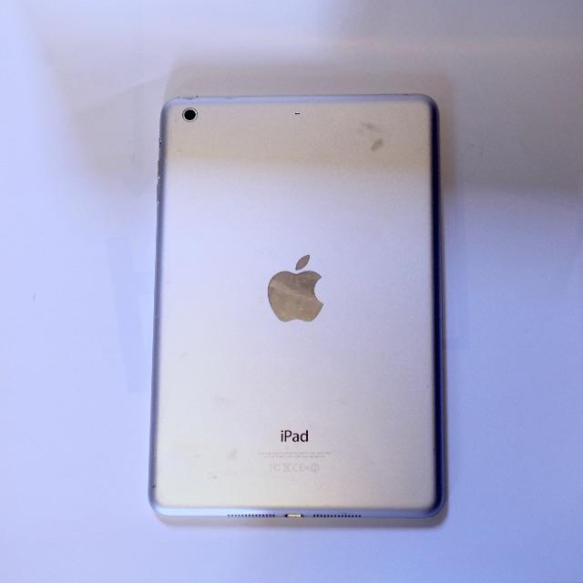 箱付 iPad mini 2 32GB シルバー 【画面割れのためジャンク扱い
