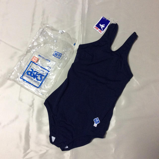 asics(アシックス)の【新品】アシックス 女児 スクール水着  140㎝ キッズ/ベビー/マタニティのキッズ服女の子用(90cm~)(水着)の商品写真