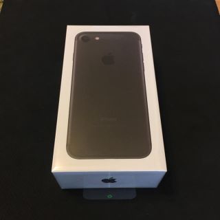 アップル(Apple)のドコモ 新品未開封 iPhone7 32GB ブラック SIMロック解除済(スマートフォン本体)