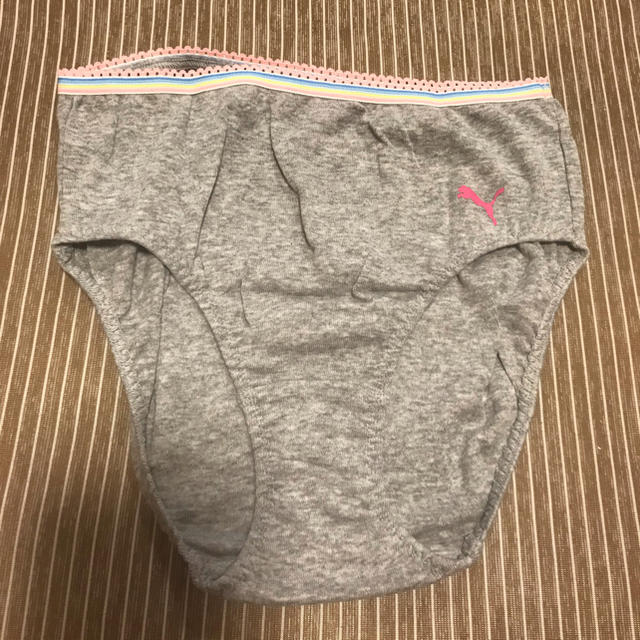 PUMA(プーマ)のPUMA  KIDS GIRL パンツ グレー 150 キッズ/ベビー/マタニティのキッズ服女の子用(90cm~)(パンツ/スパッツ)の商品写真