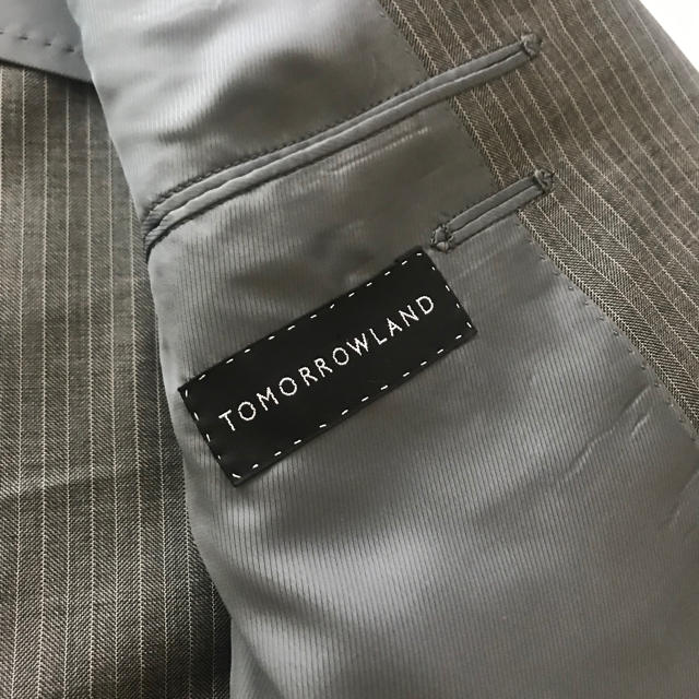 TOMORROWLAND(トゥモローランド)の【サイズ合う方へ】春夏トゥモローランド グレイストライプスーツ 42 メンズのスーツ(セットアップ)の商品写真