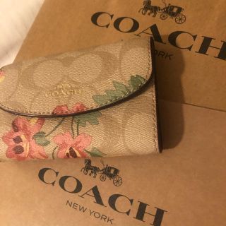 コーチ(COACH)のCOACH シグネチャー フラワー花柄 キーケース 箱付き新品未使用(キーケース)