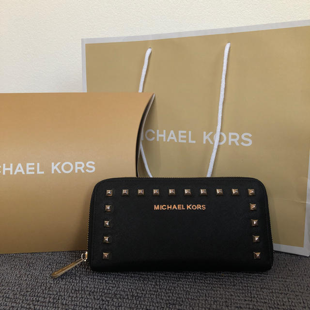 Michael Kors(マイケルコース)のMICHEL KORS 長財布 財布 ウォレット マイケルコース スタッツ柄 レディースのファッション小物(財布)の商品写真