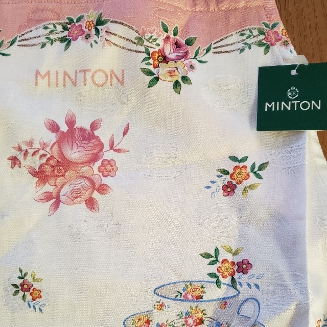 MINTON(ミントン)のMINTON ミントン エプロン 新品タグ付き インテリア/住まい/日用品のキッチン/食器(収納/キッチン雑貨)の商品写真