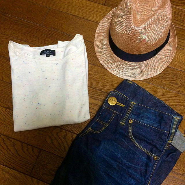 A.P.C(アーペーセー)のAPC ベージュＴシャツ☆ レディースのトップス(Tシャツ(半袖/袖なし))の商品写真