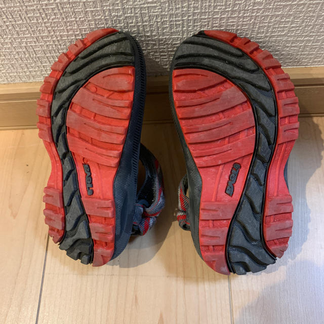 Teva(テバ)のテツなべ様専用♩テバ サンダル キッズ/ベビー/マタニティのキッズ靴/シューズ(15cm~)(サンダル)の商品写真