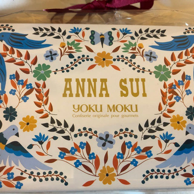 ANNA SUI(アナスイ)の送料無料 新品未開封 アナスイ×ヨックモック 限定激レア ANNA SUI 食品/飲料/酒の食品(菓子/デザート)の商品写真