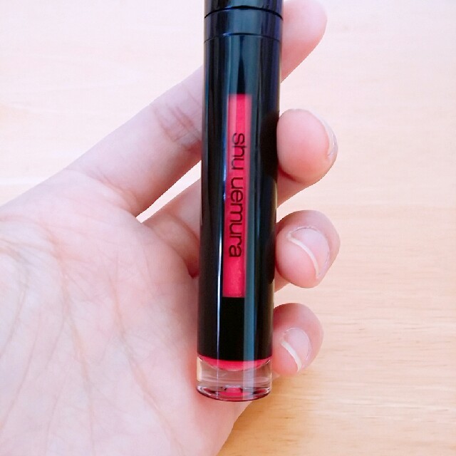 shu uemura(シュウウエムラ)の美品　シュウウエムラ　ラックシュプリア　シマー  PK05 コスメ/美容のベースメイク/化粧品(リップグロス)の商品写真