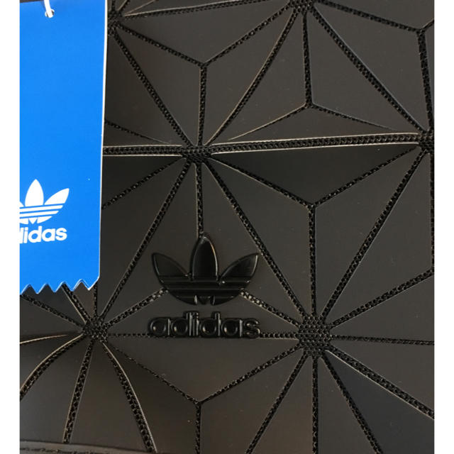 adidas(アディダス)の18時までタイムセールアディダス BACKPACK ROLL TOP 麻柄 新品 メンズのバッグ(バッグパック/リュック)の商品写真