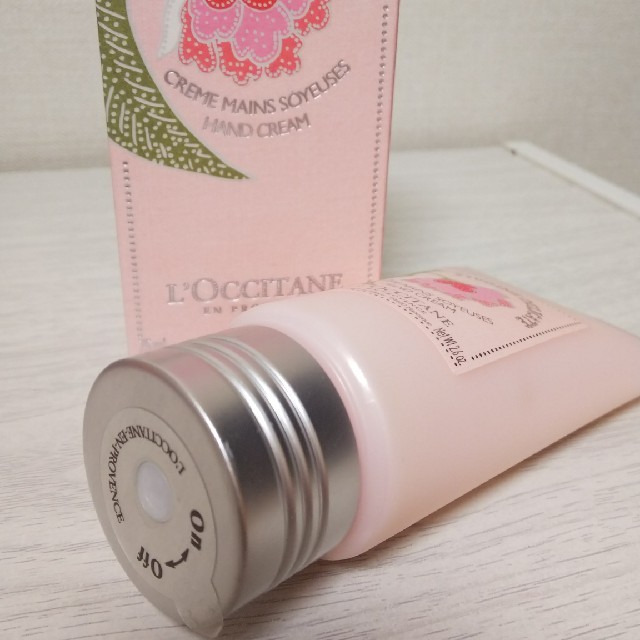 L'OCCITANE(ロクシタン)のロクシタン ピオニーハンドクリーム コスメ/美容のボディケア(ハンドクリーム)の商品写真