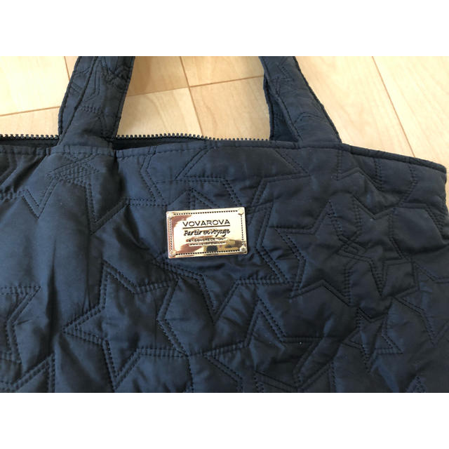 LeSportsac(レスポートサック)のH.h様 美品 VOVAROVA シンプル 星柄 ブラック  レディースのバッグ(トートバッグ)の商品写真