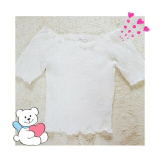 ローリーズファーム(LOWRYS FARM)のシャーリングホワイトトップス🎀✨(カットソー(半袖/袖なし))