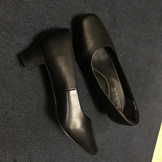 ヌォーボ(Nuovo)の就職靴、黒いパンプス、靴(ハイヒール/パンプス)