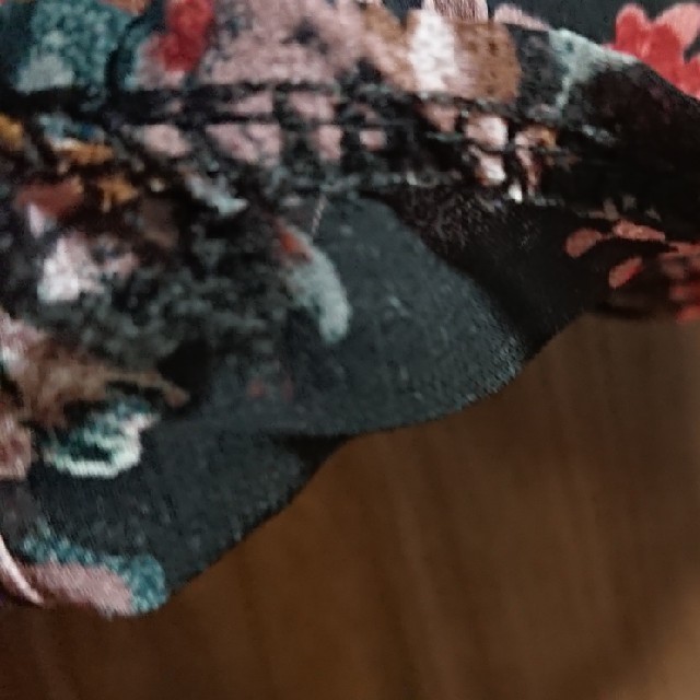 ロングカーディガン 花柄 ボタニカル 黒 ガウン レディースのトップス(カーディガン)の商品写真