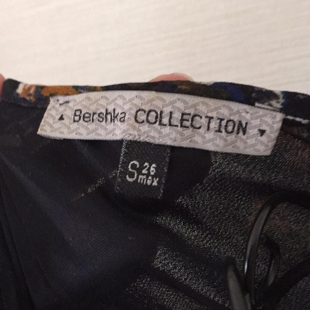 Bershka(ベルシュカ)の花柄ワンピ レディースのワンピース(ミニワンピース)の商品写真