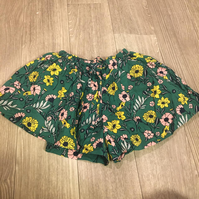 派手柄 キュロット 130から140 キッズ/ベビー/マタニティのキッズ服女の子用(90cm~)(パンツ/スパッツ)の商品写真