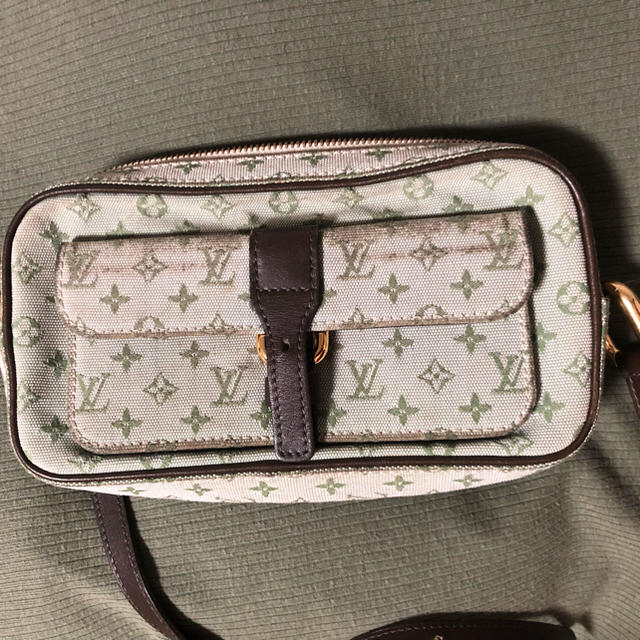 LOUISVUITTON 肩掛けバック！