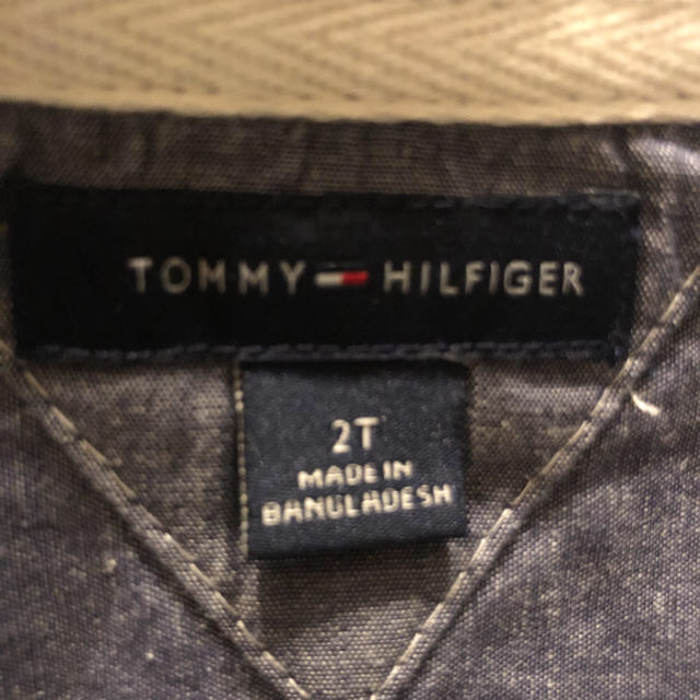 TOMMY HILFIGER(トミーヒルフィガー)のTOMY HILFIGERシャツ+ZARAデニム キッズ/ベビー/マタニティのキッズ服男の子用(90cm~)(ブラウス)の商品写真