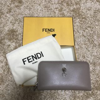 FENDI - FENDI 新品 長財布 ♡の通販｜ラクマ