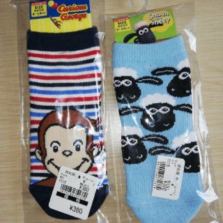 西松屋 - ひつじのショーン おさるのジョージ 子供靴下の通販 by
