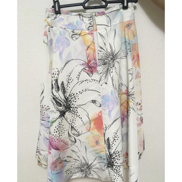 DOUBLE STANDARD CLOTHING(ダブルスタンダードクロージング)の花柄スカート レディースのスカート(ひざ丈スカート)の商品写真