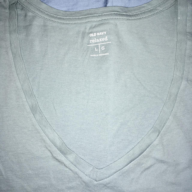 Old Navy(オールドネイビー)の新品 GAP系 オールドネイビー Ｖネック Ｔシャツ サイズ表記Ｌ レディースのトップス(Tシャツ(半袖/袖なし))の商品写真