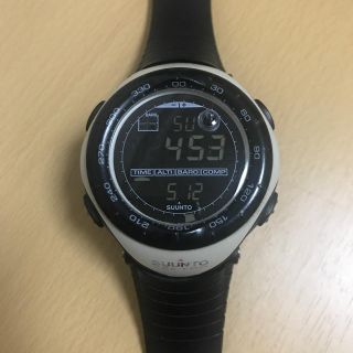 スント(SUUNTO)のSUUNTO VECTOR スント ベクター 人気のホワイト(腕時計(デジタル))