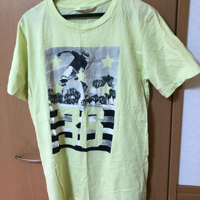 H&M(エイチアンドエム)のＴシャツ メンズのトップス(Tシャツ/カットソー(半袖/袖なし))の商品写真