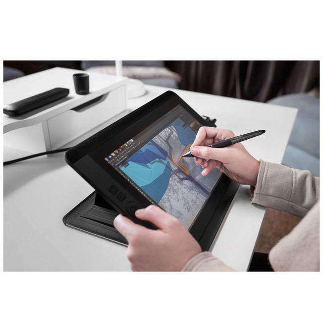 Wacom(ワコム)のワコム 液タブ 13.3フルHD液晶 Cintiq 13HD  スマホ/家電/カメラのPC/タブレット(タブレット)の商品写真