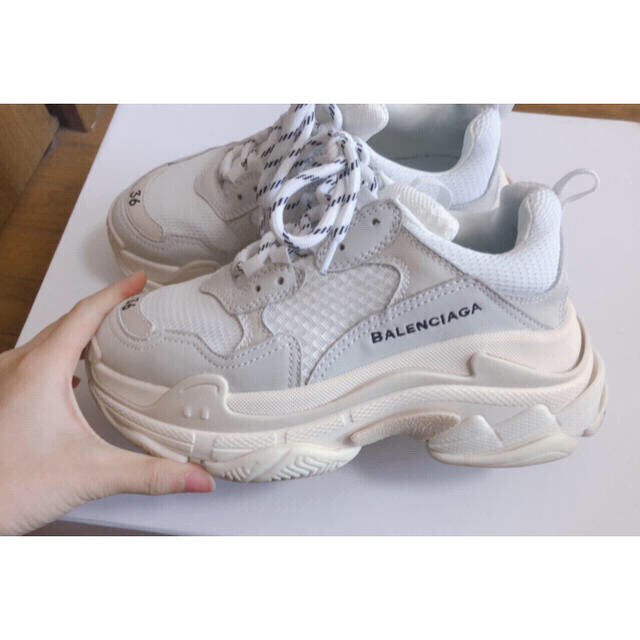 Balenciaga(バレンシアガ)のバレンシアガ トリプルS スニーカー レディースの靴/シューズ(スニーカー)の商品写真