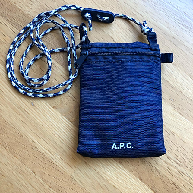 A.P.C(アーペーセー)のAPC ミニ財布 ネックウォレット メンズのファッション小物(コインケース/小銭入れ)の商品写真