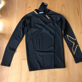 ツータイムズユー(2XU)の2XU   メンズ ロングスリーブ Mサイズ gold(Tシャツ/カットソー(七分/長袖))