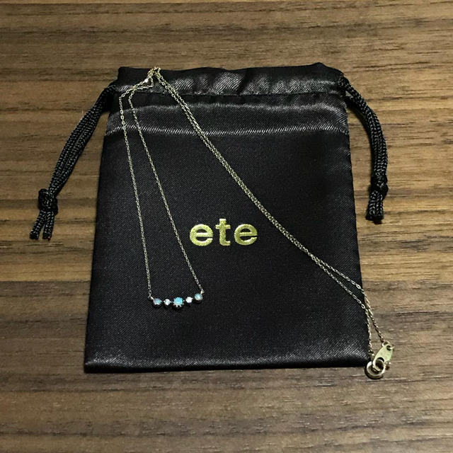 ete(エテ)のete K10イエローゴールド オパール&ダイヤモンドネックレス レディースのアクセサリー(ネックレス)の商品写真