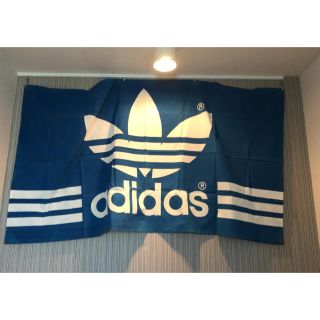 アディダス(adidas)のadidasの横断幕？(その他)